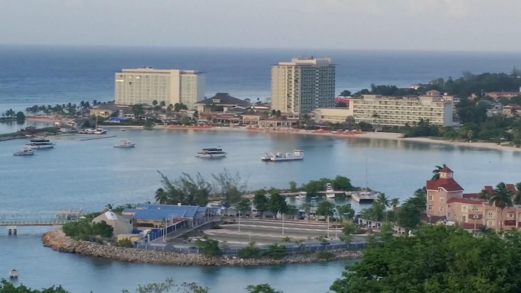 Sky Castles Apt J3 Ocho Rios Buitenkant foto